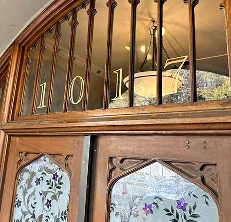 Custom window graphics